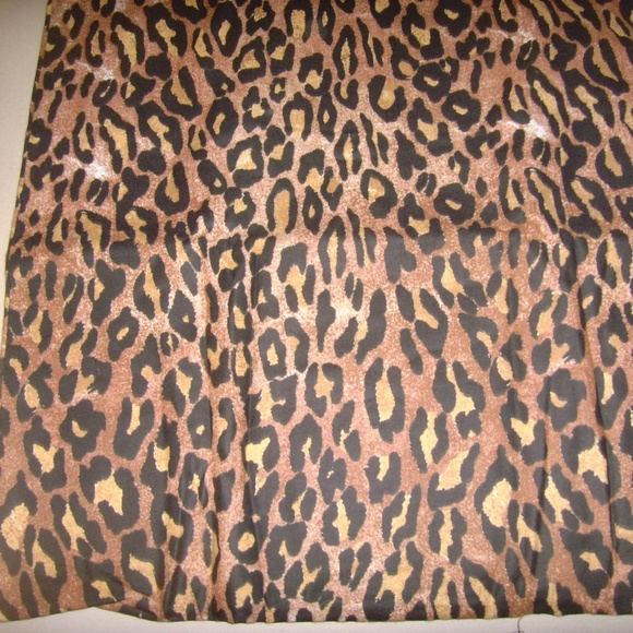 Leopard Print Flannel Fabric/2 Yards and 6 Inches - Picture 6 of 8